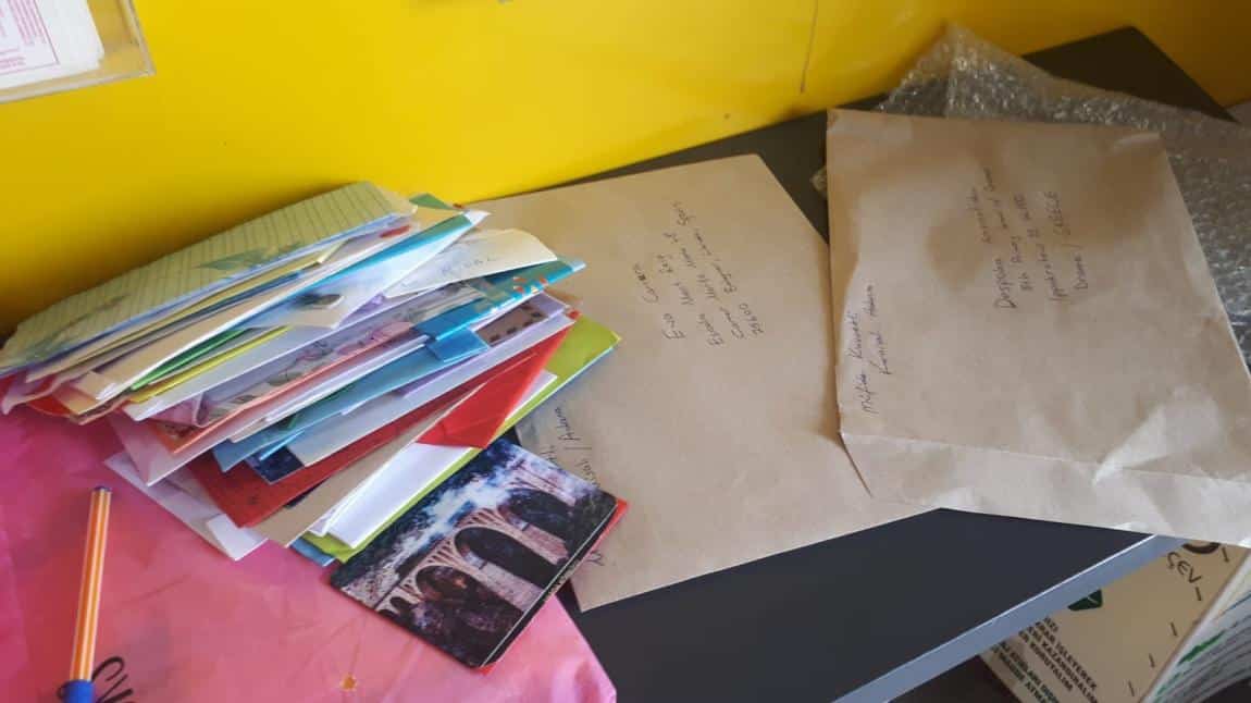 Öğrencilerimiz Uluslararası Öğrenci Mektup Arkadaşlarına Mektuplar Gönderdi
